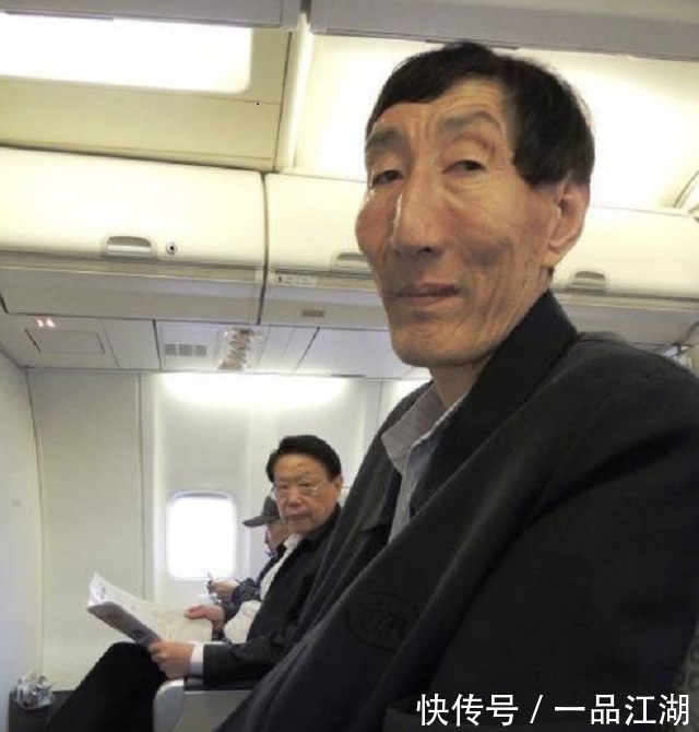 巨人症|世界第一高鲍喜顺,不听医生劝阻生孩子,儿子10岁时身高1.6米