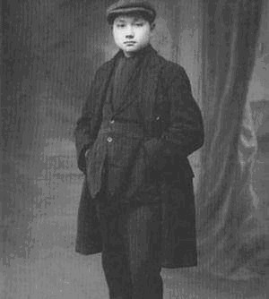 邓小平|邓小平给了老同学蒋经国“重重一击”，蒋经国难过的半夜痛哭！