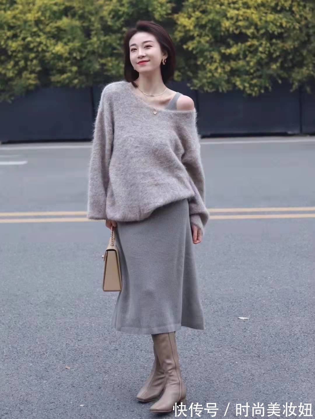 版型 原来毛衣这样搭很高级,显气质又时尚,适合30、40岁的女人