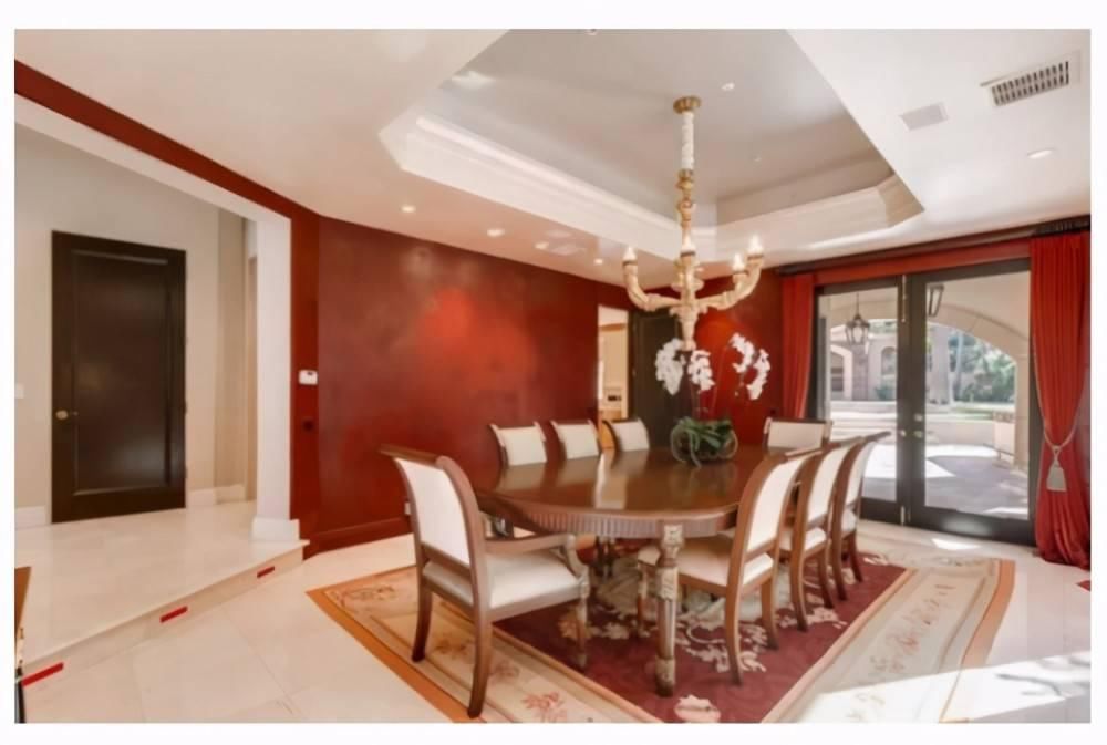 參觀董卿在美國的豪宅,超豪華衛(wèi)生間 一棟樓不下十個(gè)衛(wèi)生間