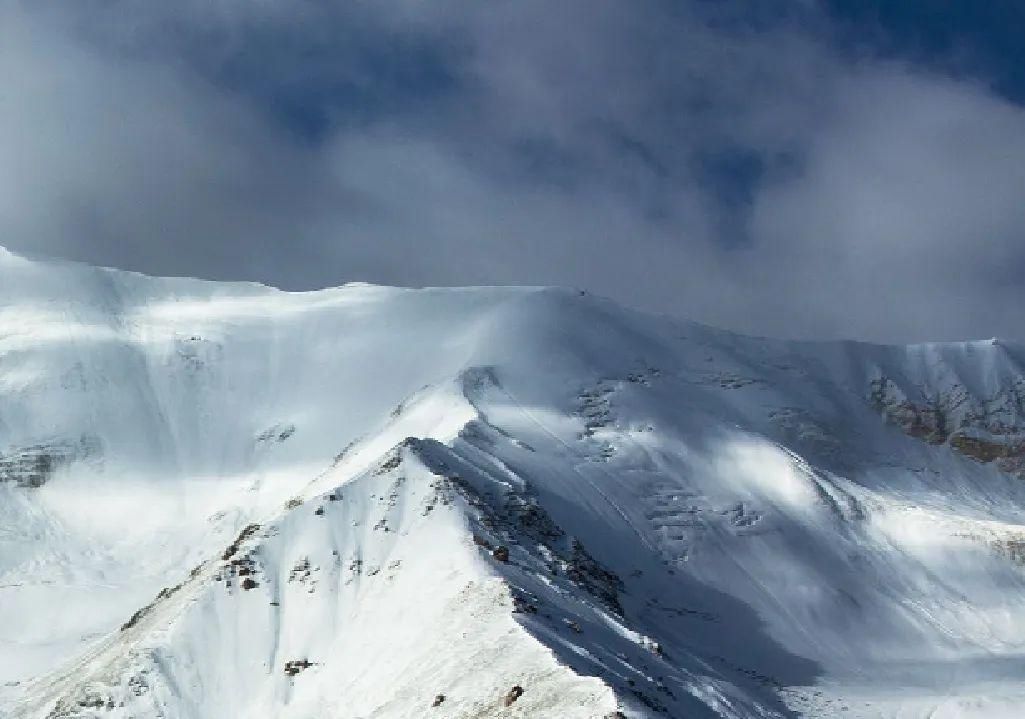 冷冷|【媒体视角】雪山层层，雪润冷冷……