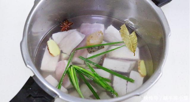 自制肉松原来这么简单,当零食、拌饭吃都可以,无添加更健康