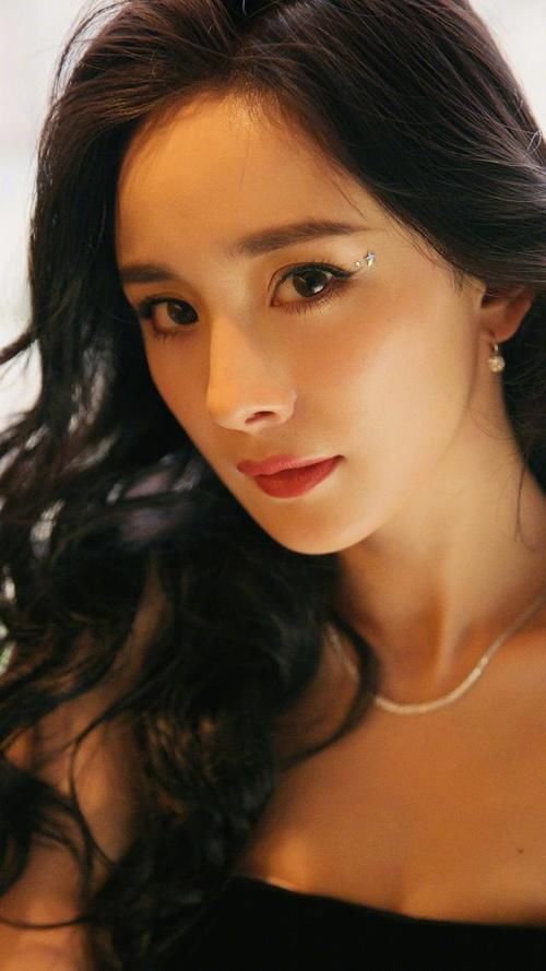 如何让自己显得很年轻？坚持这三个护肤方法，皮肤会越来越健康