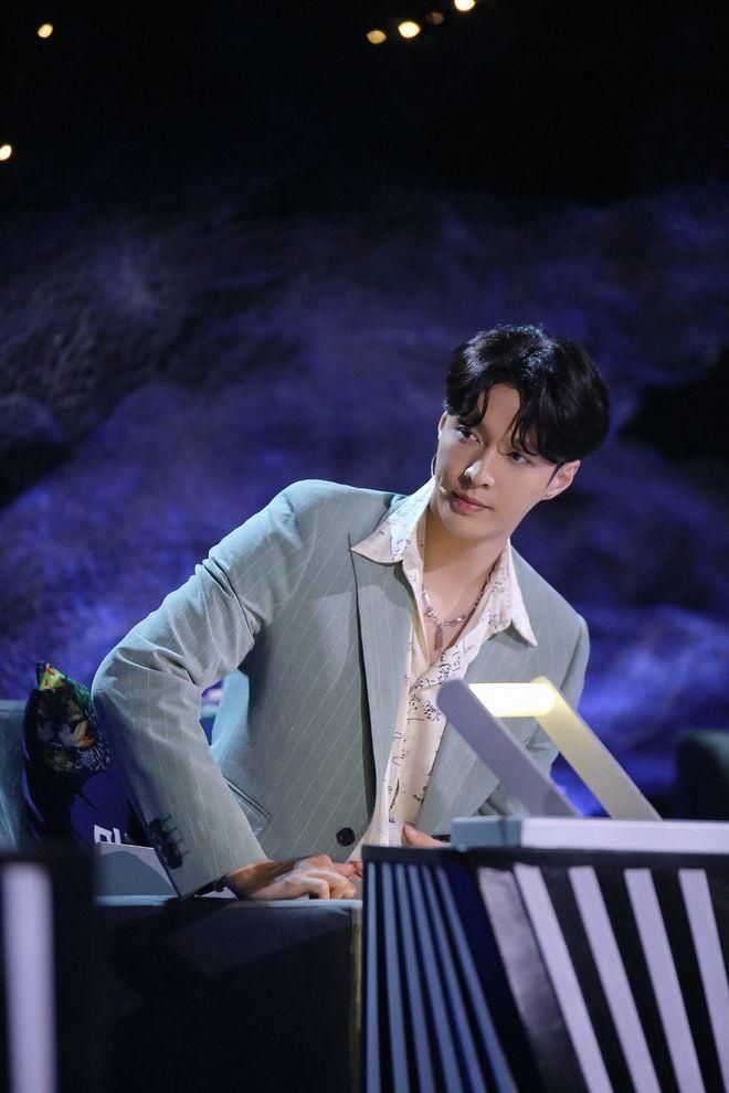  麻辣|张艺兴《舞蹈风暴》标准严格被称“麻辣鉴证官”