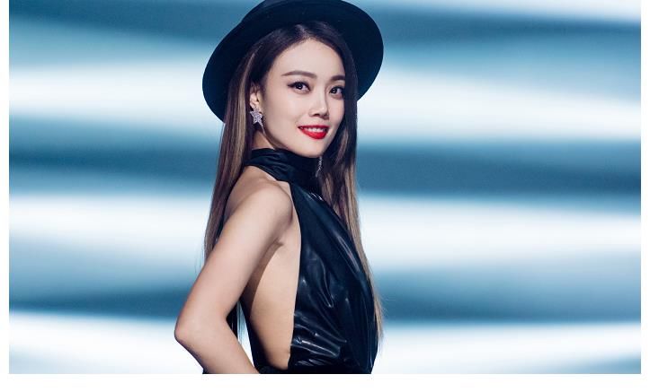 《宇宙音乐之夜》艺人禁忌:冯提莫好真实,看到胡春杨笑出猪叫