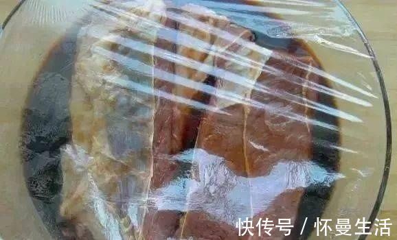 牛肉|外面卖75一斤的酱牛肉，简单2步在家做，肉酥筋软，过年露一手