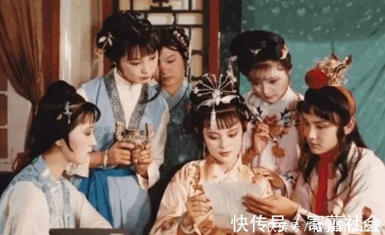 王熙凤!端庄大气、举止娴雅,她才是《红楼梦》大观园里的“群芳之首”!