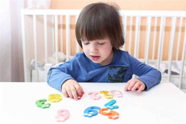 爸爸妈妈|别再不以为然了 孩子的恐惧心理大都与父母的这十种行为有关！