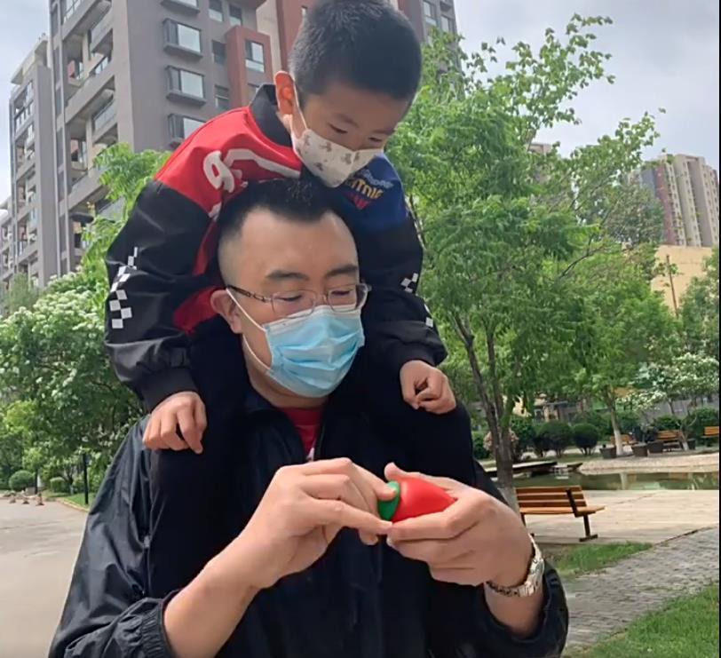 中锋|许钟豪衣锦还乡,徐杰赛季总结,韩德君遛娃,赵睿想买房