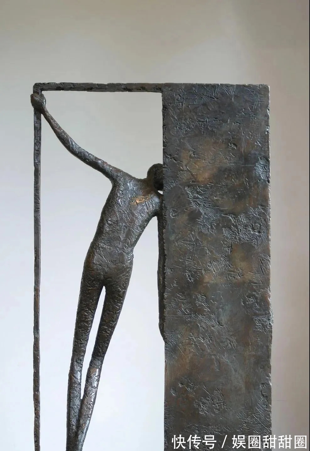 Quinn!Bob Quinn 和他的表现主义雕塑