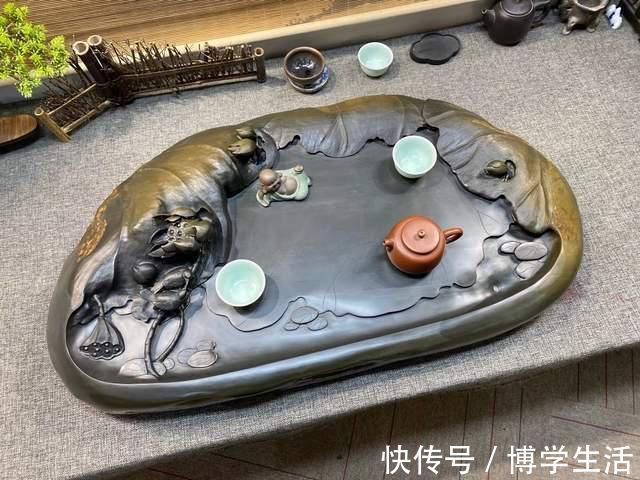 立体感@随便拿2块“金皮”歙砚石,叫朋友帮忙雕刻茶盘,成品也太惊艳了