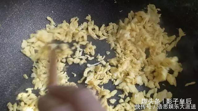 孩子|突发奇想用萝卜做成煎饼，没想到出奇的好吃，孩子每天都闹着要吃