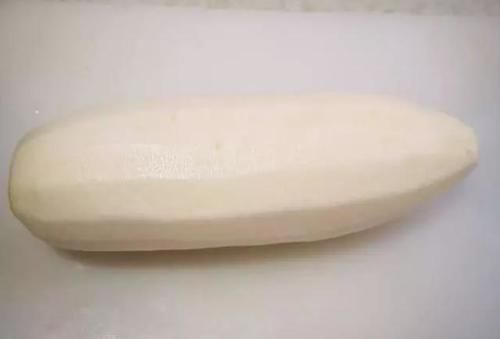  上桌|萝卜炖肉过时了，这么做萝卜，上桌几分钟就吃完，比吃肉强多了