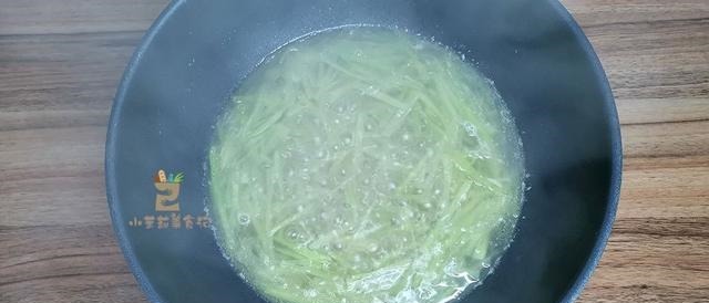 萝卜汤|炖萝卜汤,最忌直接加水,多加一步,萝卜不辣汤汁更香浓,真好喝