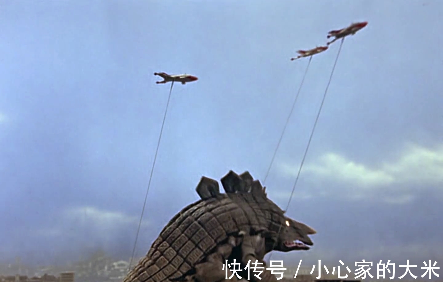 |《奥特曼》中最轻松诙谐的一回,其中一名场面引后辈致敬