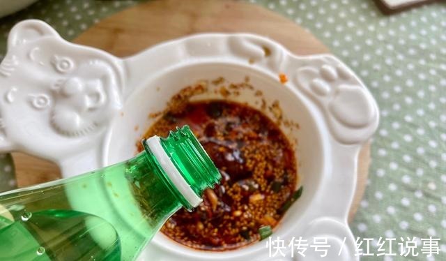 吃法|方便面新吃法,不用自带调料,也能吃出新高度,酸辣过瘾太解馋!