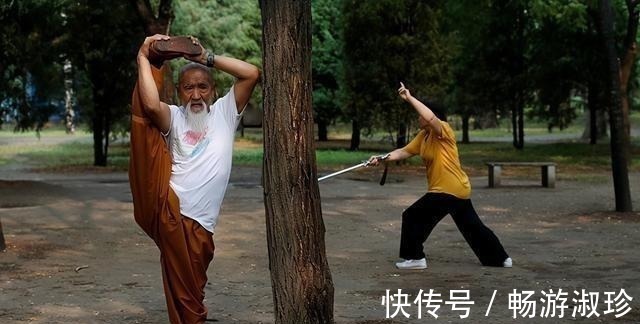 李连贵&李连贵:掰断关节练缩头功,身体可缩到孩子般大小,可惜没徒弟