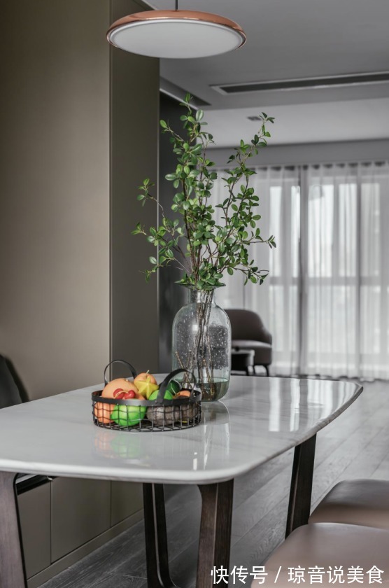 书房|过道别再浪费了,学他家这么装,书房、杂物间都有了!实用性倍增