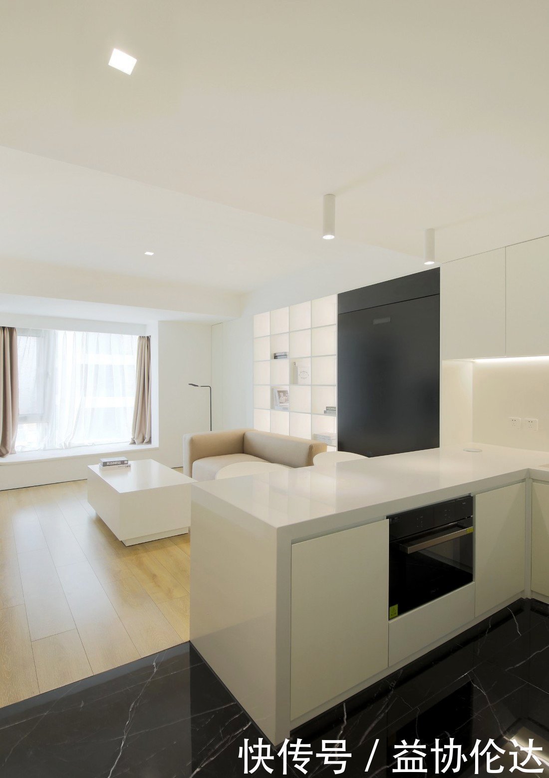 卧室|看了她的46㎡小窝,头一回见卧室装两个门,美观又实用,很聪明