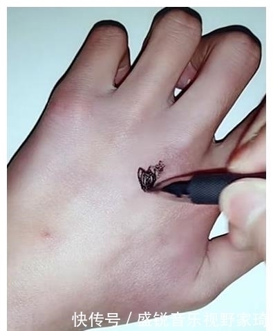 伤口|画“伤口”,开头觉得在瞎画,看到结局:老师必须准假