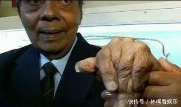 大爷剪掉留了44年长指甲,捐给博物馆,不料指甲剪掉后发生了变化