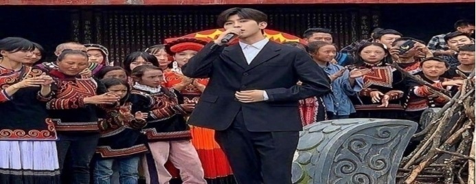 蔡徐坤路透有多帅？白衣素袍十分抢眼，网友：风度翩翩的公子！