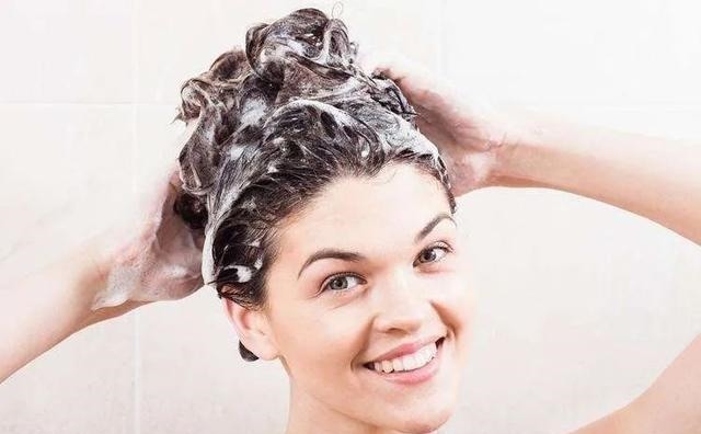 坐月子|她五年内剖腹产4次,还学外国人不坐月子,如今现状怎样了