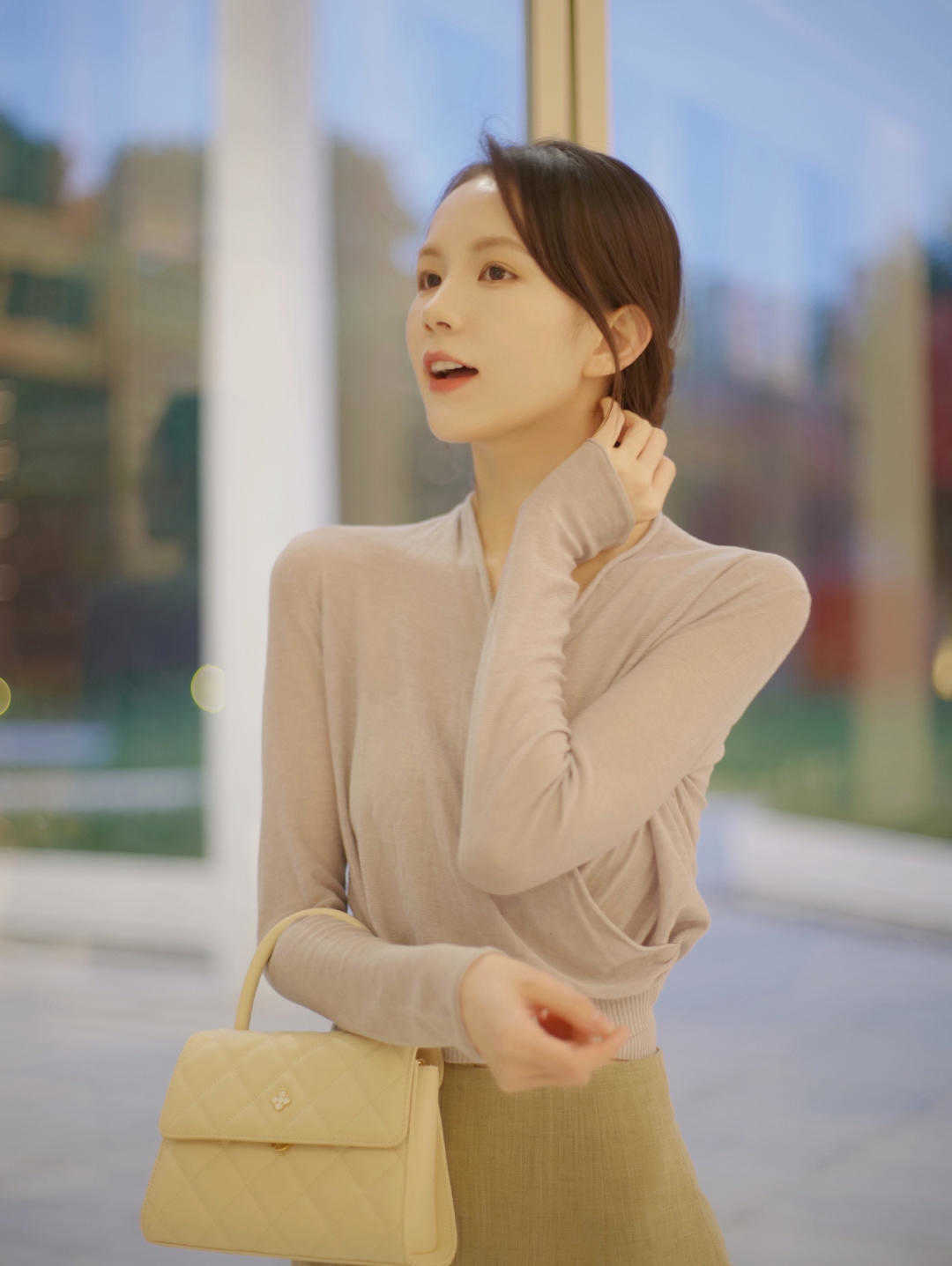 穿搭|时尚和大牌没啥关系,颜色搭配对了,依然能穿出高级感,漂亮大气