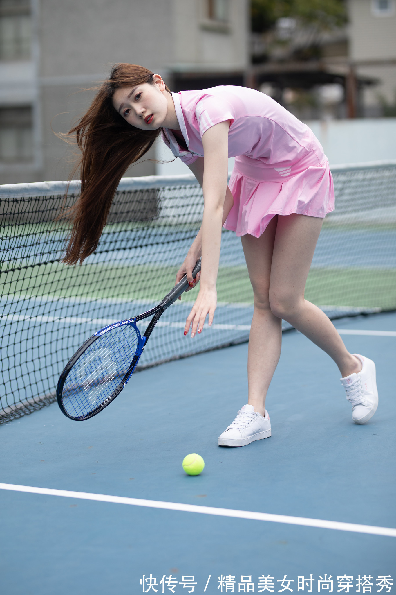 粉色|粉色运动套装,甜美的运动风十足,整体粉色的色系减龄又时尚