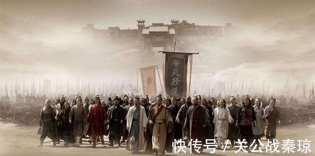 头领&林冲明白:晁盖的4个仇人全没动手,毒箭杀手就藏在20个头领中间