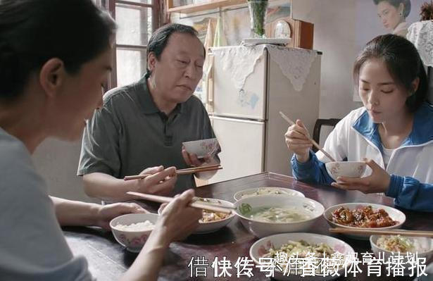 澳大利亚|国外孩子18岁后不问父母要钱?没那么简单,这种啃老方式更打脸