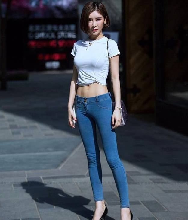 穿搭 干净素雅的铅笔裤,尽是甜美魅力,不乏女性气质感