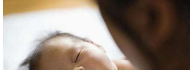 自主入睡|自主入睡不是宝宝天生就会的，而是需要通过后天培养的