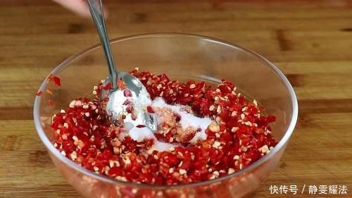 20年川菜大厨教我秘制剁椒,做法简单,再也不用出去买了