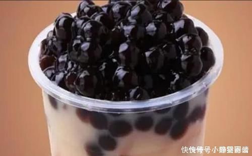 一天喝一杯奶茶的你,知道这些珍珠怎么来的吗,看完还敢吃
