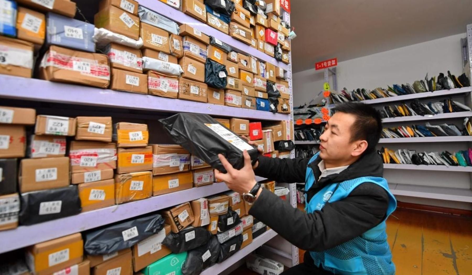傻眼|男子26万“网购”路虎极光，接到快递傻眼，网友：车牛，快递更牛