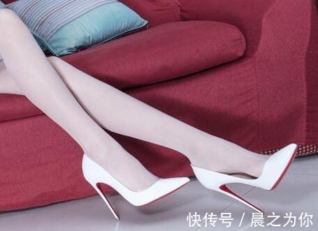 高跟鞋 尖头细跟鞋的时髦,增添了女人的柔美妩媚!