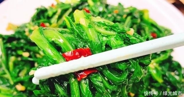  茼蒿|失眠最怕这菜，每周吃1次，补血安神，失眠远离你，一碗才2元钱