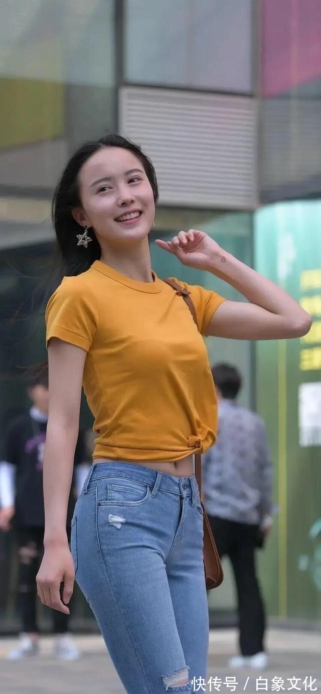 破洞牛仔裤 多肉女生就穿打底裤,“收胯提臀”尽显腰身,修饰身材,展现自己