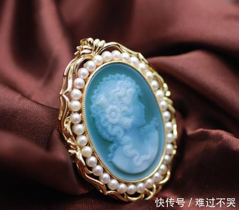 珠宝|历史留下的珍宝总是稀奇珍贵,这件珍珠浮雕皇冠现在还在被传承!