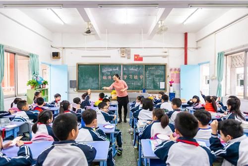 从幼儿园到高中，一直上私立学校的孩子有啥不同？长大后差距不小