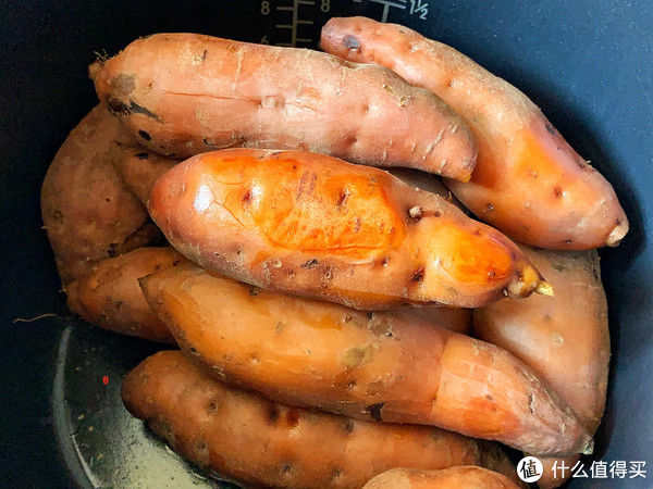 电饭锅烤红薯，懒人做法，简单一做就吃到，香甜流油的烤红薯