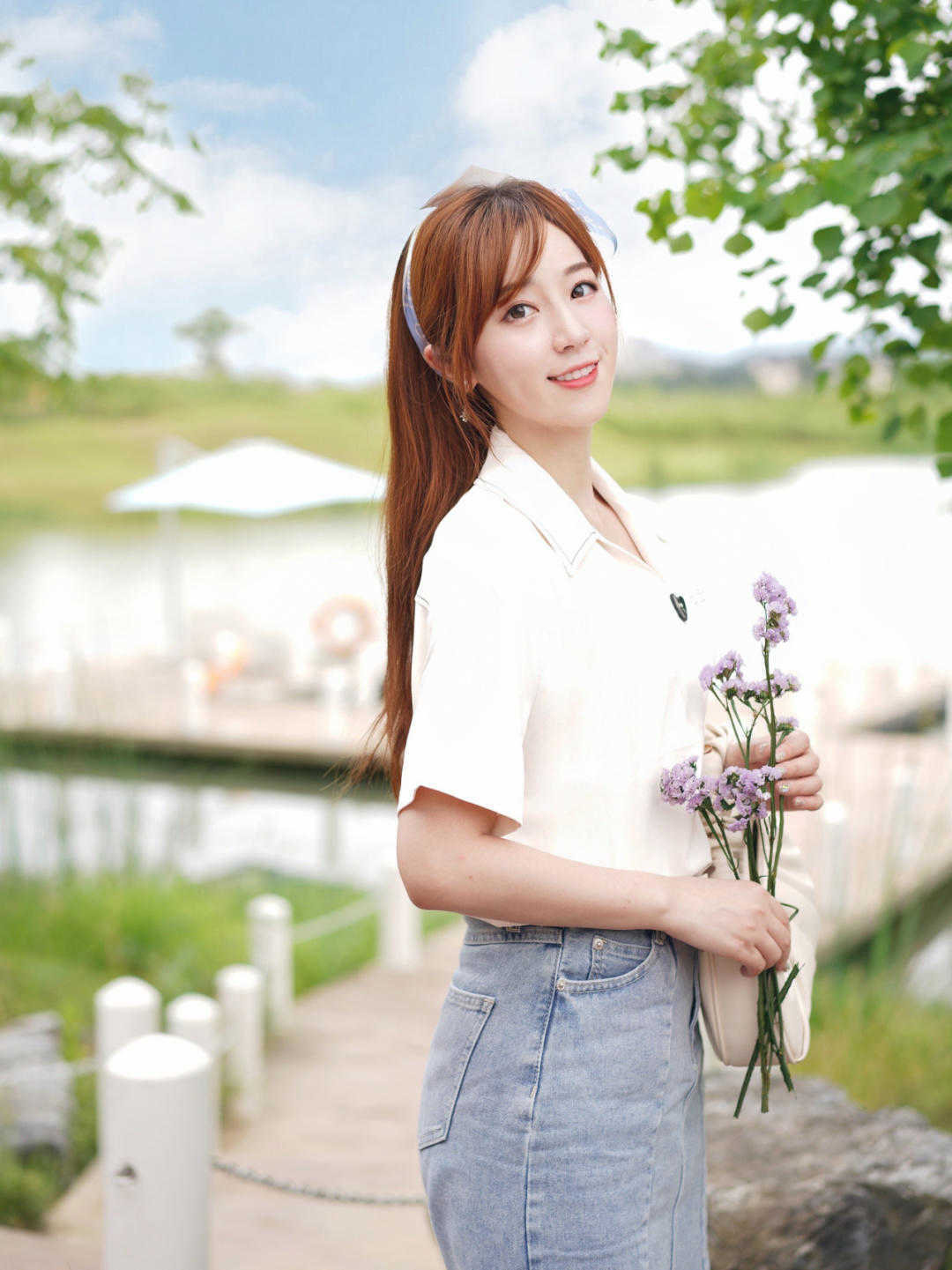 高跟鞋|牛仔裙也适合职场化,好看还减龄,可以这样穿,原来30+的女人更合适