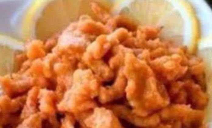 柠香酥肉,麻辣小河虾,香菇黑木耳蒸鸡,老干妈回锅肉的做法