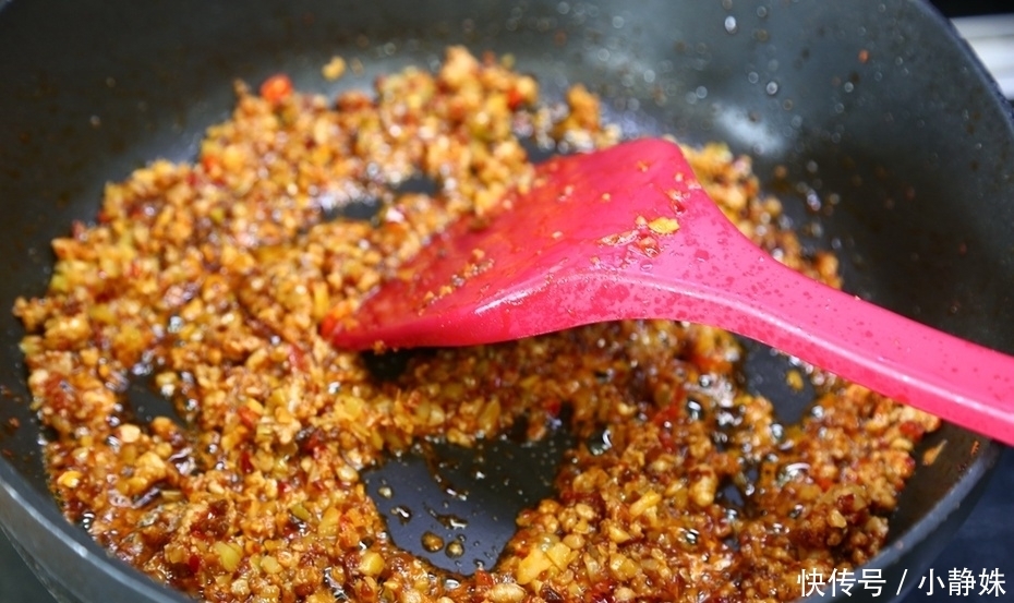 豆腐吃了几十年,第一次如此做,30年大厨亲授,太香了,只花5元