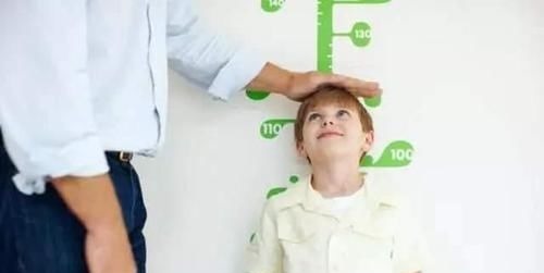 特征|孩子以后会不会长高,身上3个特征暗示很明显,不用等到娃长大