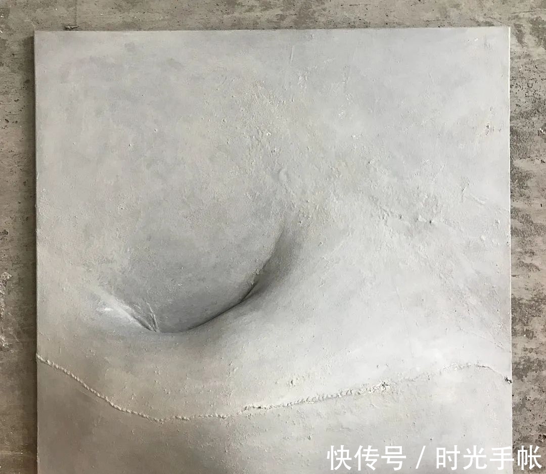 纸面!一边起舞一边画画的艺术家是怎么创作的?