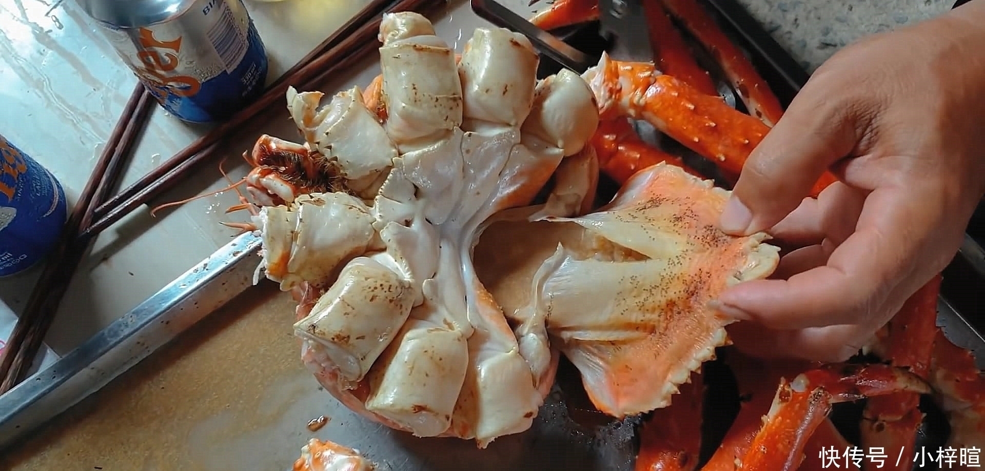 只帝王|花500元买了只4斤的帝王蟹，准备年夜饭吃，煮好掰开壳有点“懵”