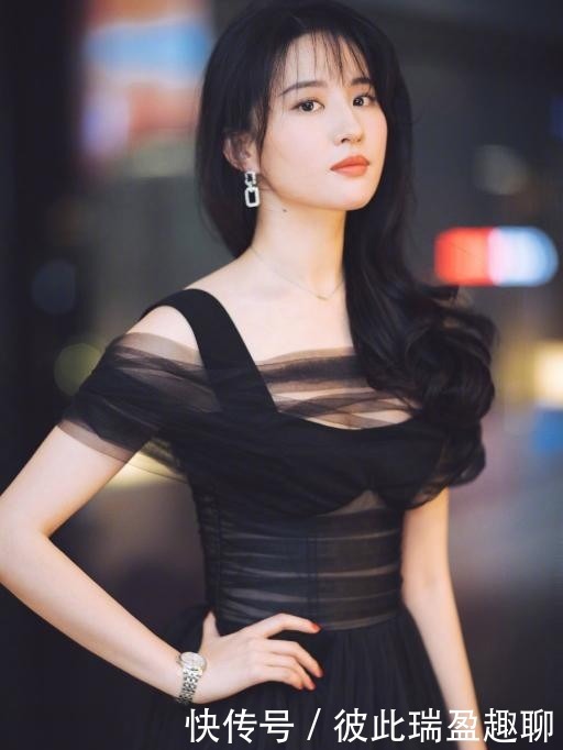 发型|女人过了50岁尽量少烫“大妈卷”,试试这5种发型,时髦显气质