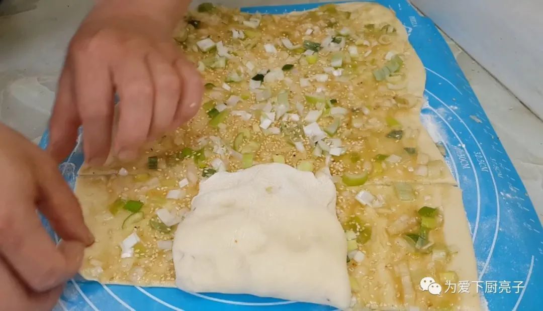 烙饼怎么做才最香吗，掌握3个技巧，第一次下厨也能成功，太香了